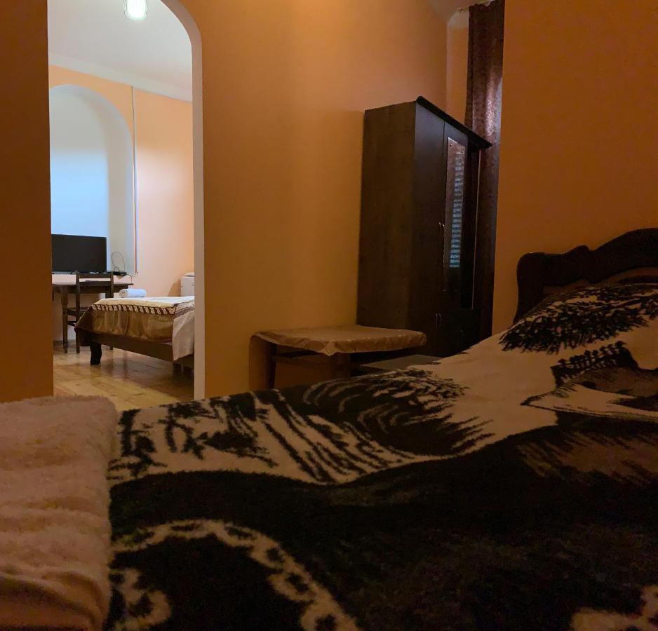 Hotel Kakhaberi Tetritskaro Eksteriør billede