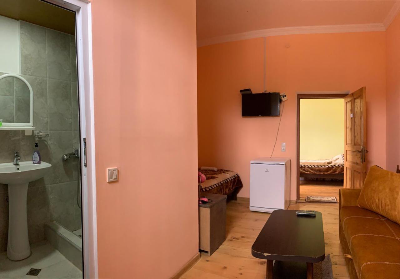Hotel Kakhaberi Tetritskaro Eksteriør billede